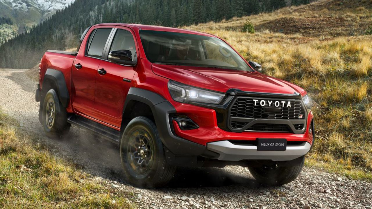 Precios y gama del nuevo Toyota Hilux 2024, el renovado pick-up se estrena en España presumiendo de acabado GR Sport