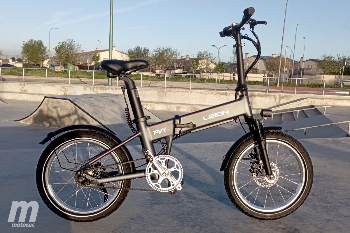 Probamos la PVY Libon, una eBike urbana muy ligera, con transmisión por correa y doble batería por menos de 1.400 euros