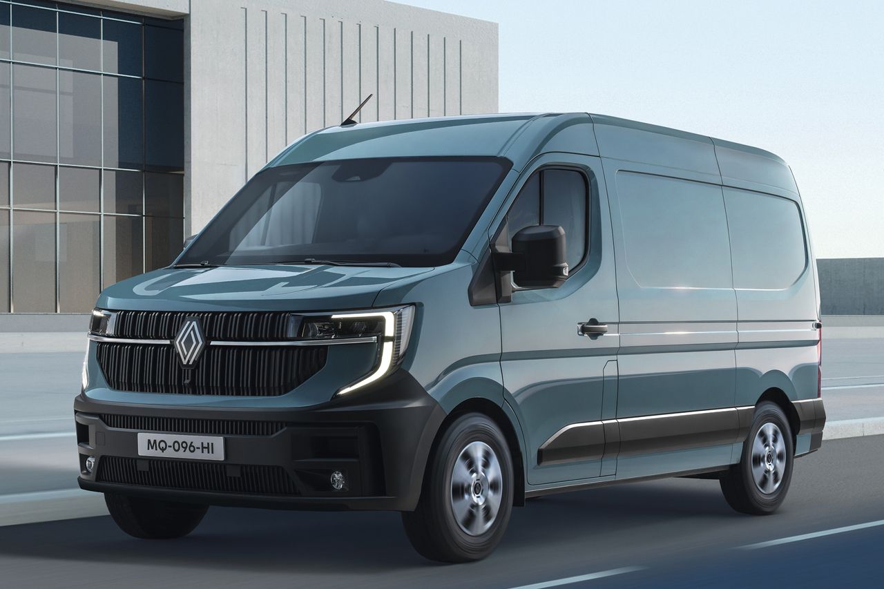 La nueva Renault Master ampliará su gama antes de salir a la venta, una furgoneta diésel, eléctrica y un duro rival para la Ford Transit