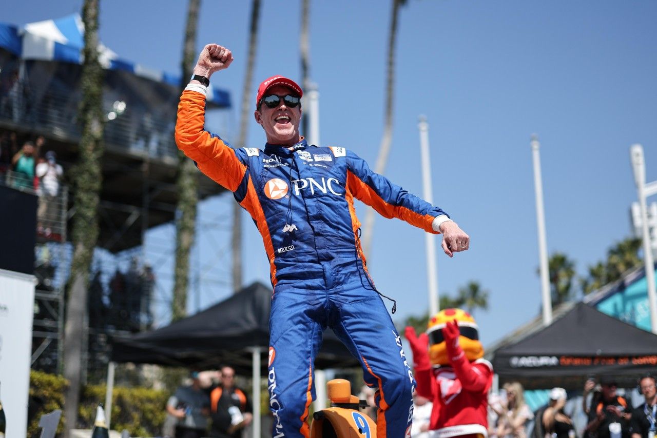 Vuelta al podio para Álex Palou en Long Beach tras otra clase magistral de Scott Dixon