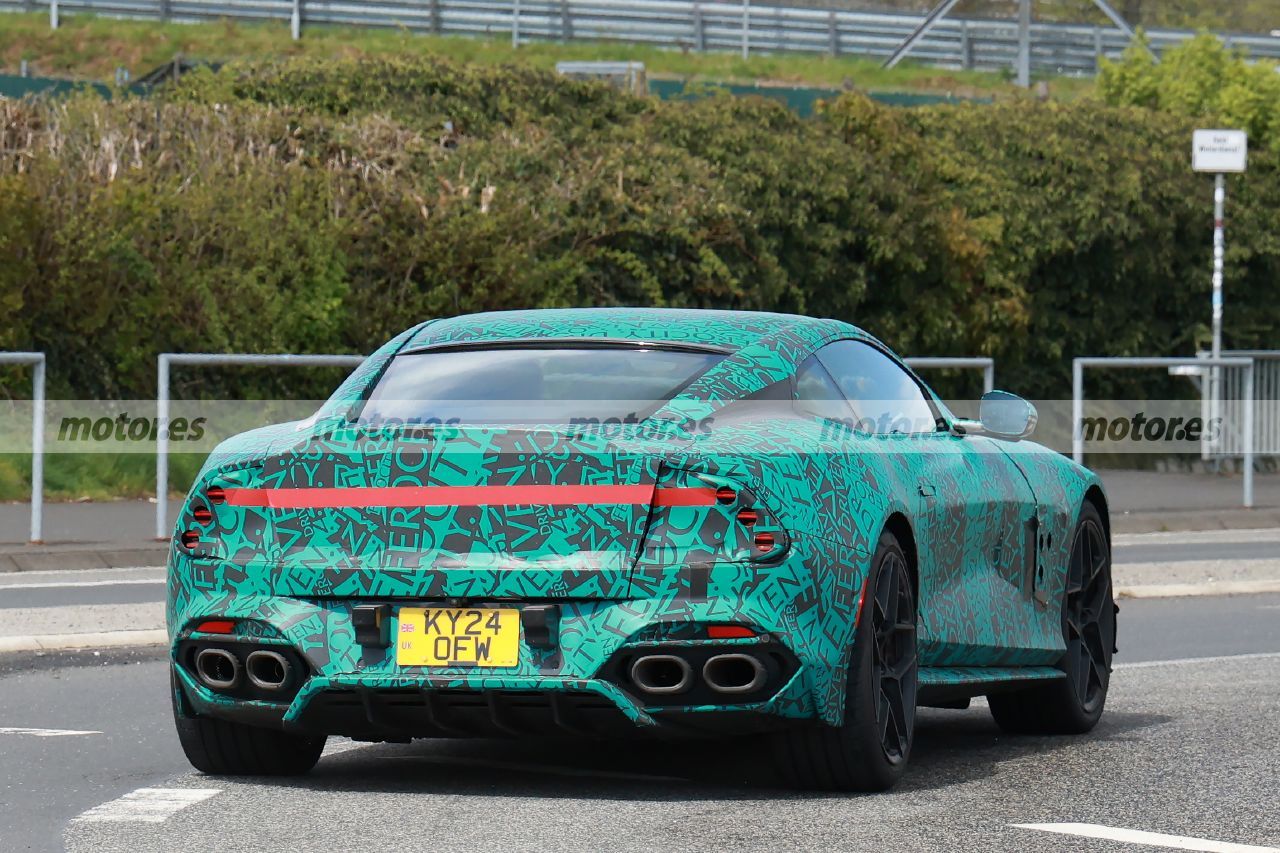 Fotos espía Aston Martin Vanquish 2025