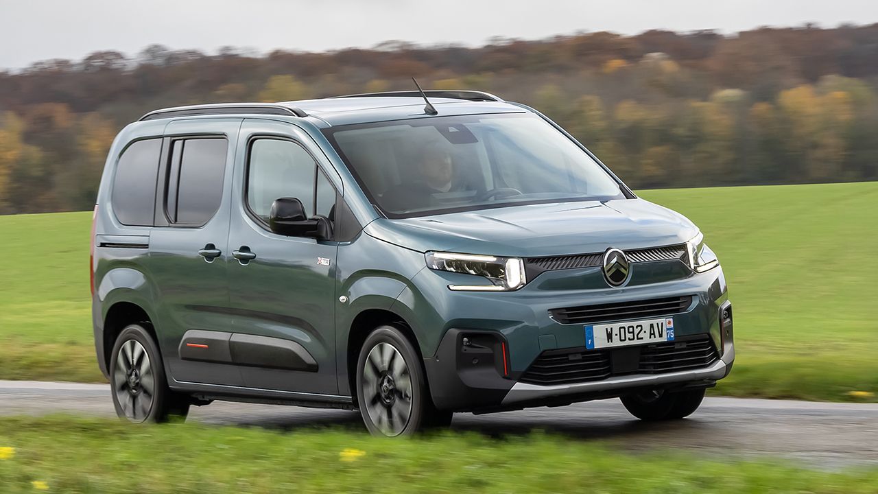 Es más barato, más potente y tiene mejor maletero, el Citroën Berlingo supera al Renault Kangoo con una oferta que roza los 4.000 € de descuento