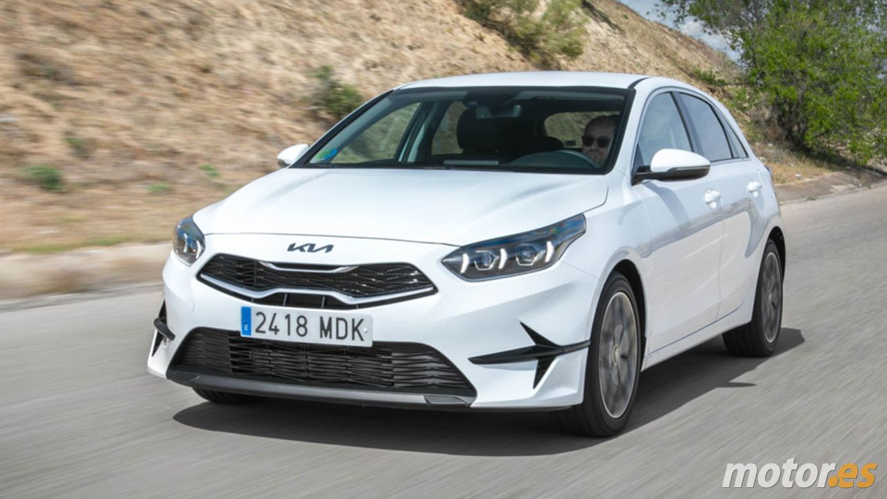 La nueva gama 2025 del KIA Ceed ya tiene precios en España, desaparece la variante deportiva GT y se simplifica la oferta mecánica