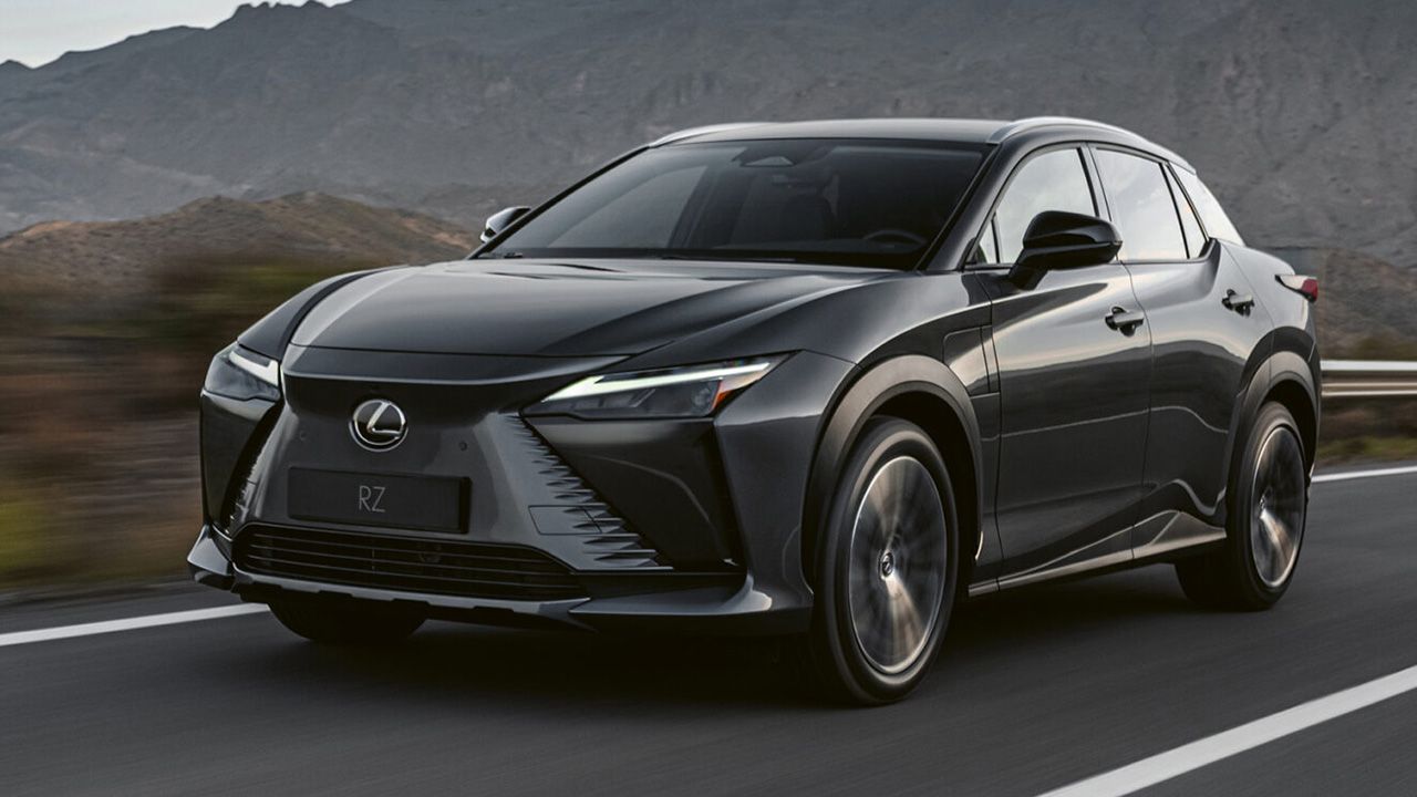 El Lexus RZ es ahora un SUV eléctrico más asequible, la nueva versión de acceso 300e ya tiene precios en España