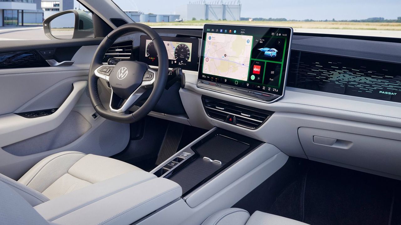 Volkswagen Passat 2024 - interior