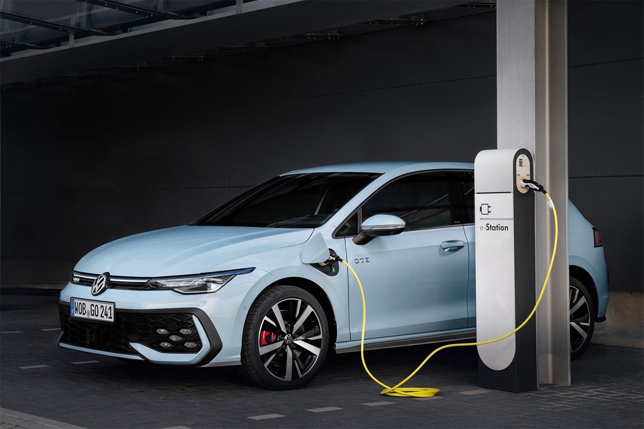 Volkswagen no quería ni oír hablar de los PHEV, pero la realidad del mercado manda: «Necesitamos esta tecnología de transición»