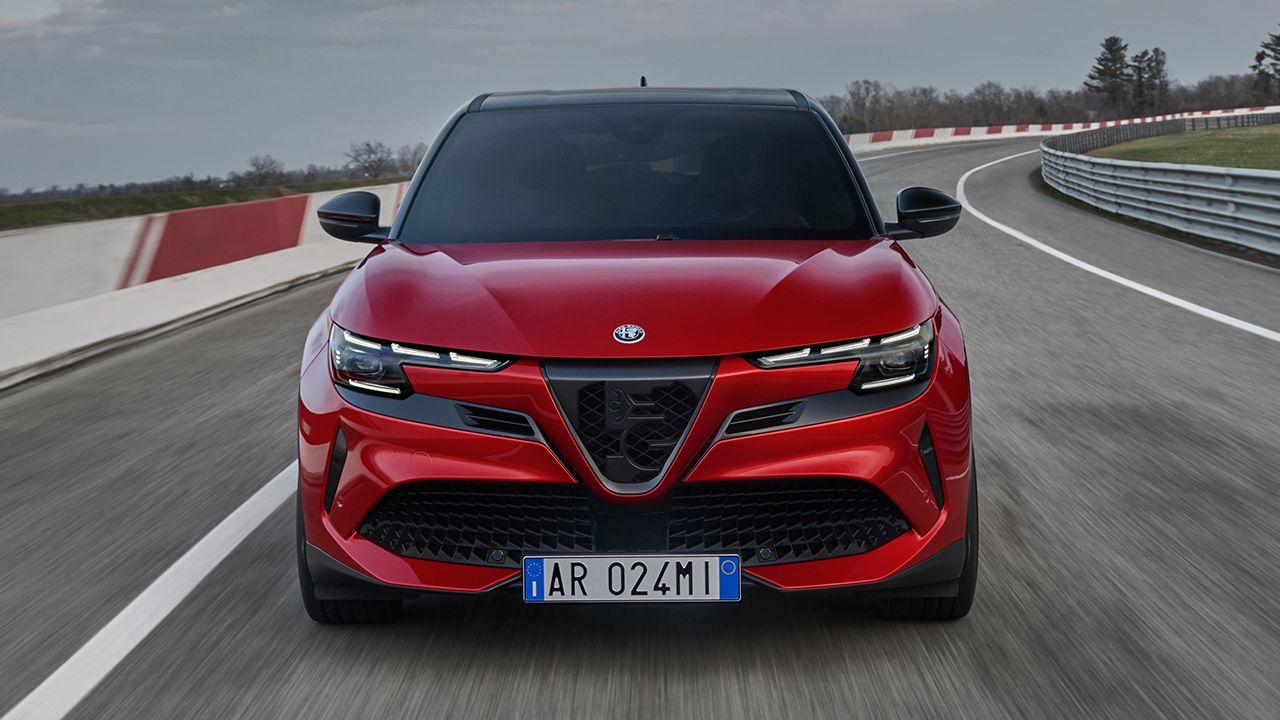 Nuevo Alfa Romeo Junior Veloce, un pequeño y lujoso SUV eléctrico que entrega 280 CV