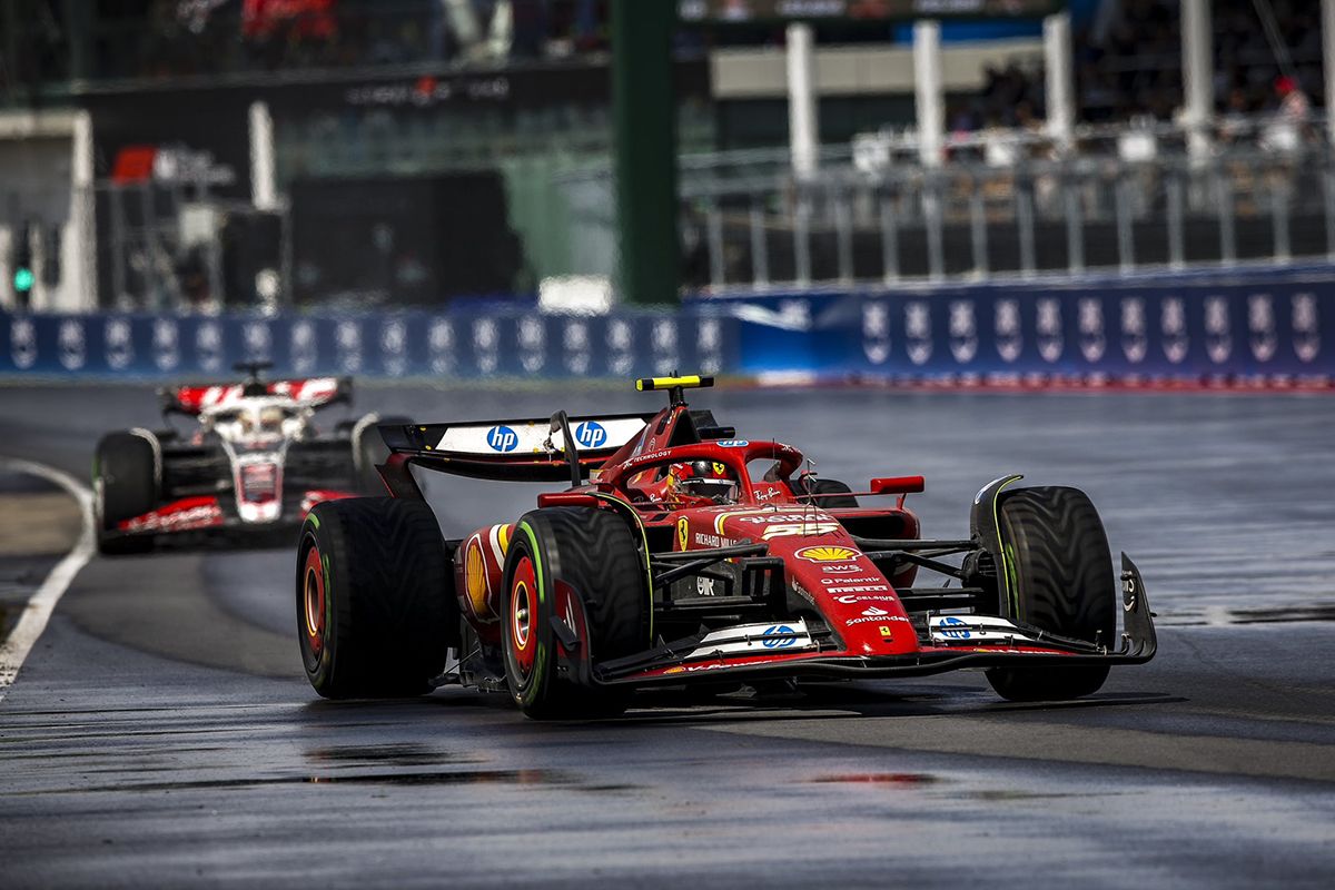 Carlos Sainz pide respuestas a Ferrari tras el mal ritmo del SF-24: «Es decepcionante pasar del fin de semana más fuerte al más flojo»