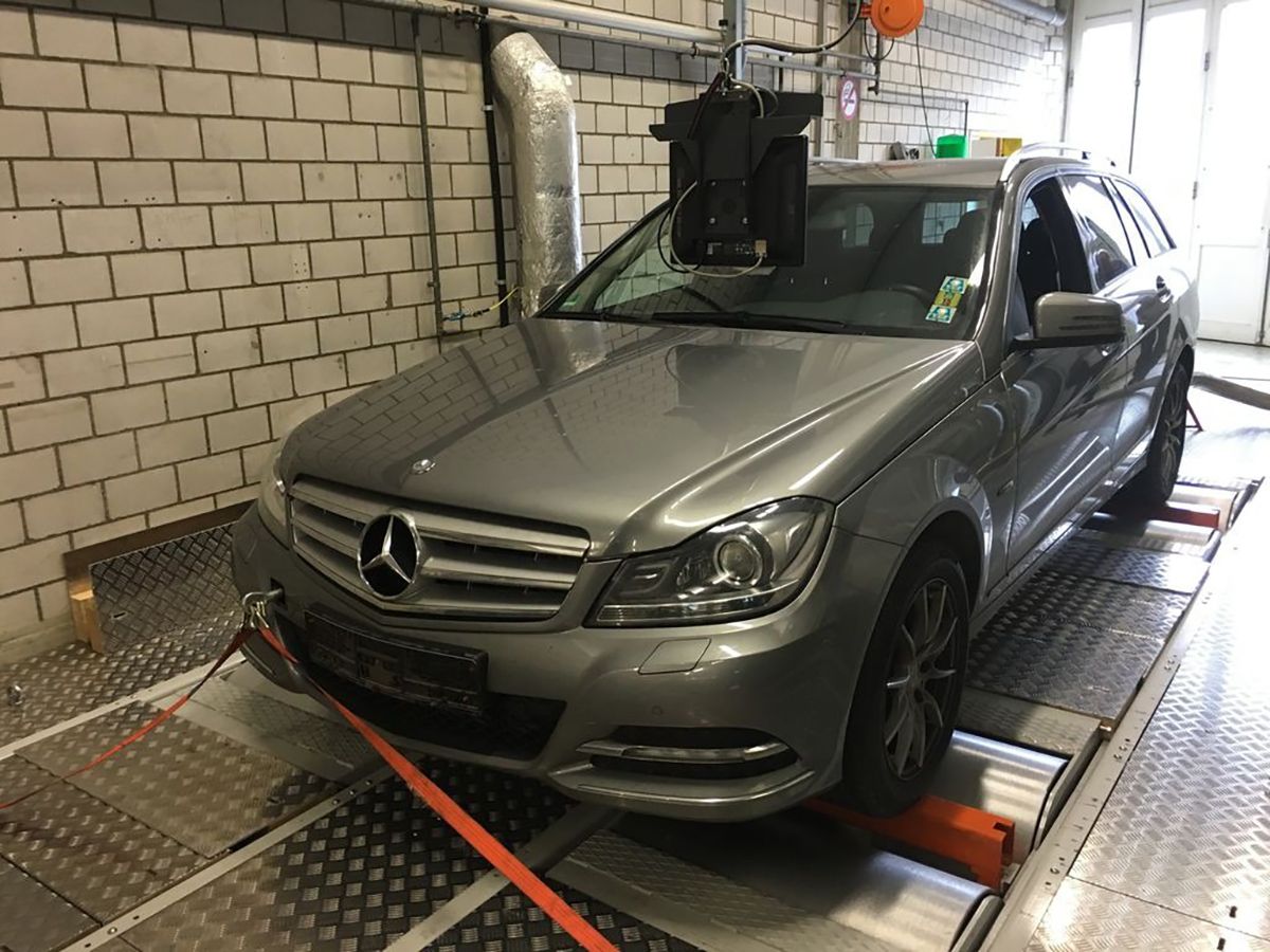 El DUH también implica en el caso #Dieselgate a Daimler, con un Mercedes C 200 CDI