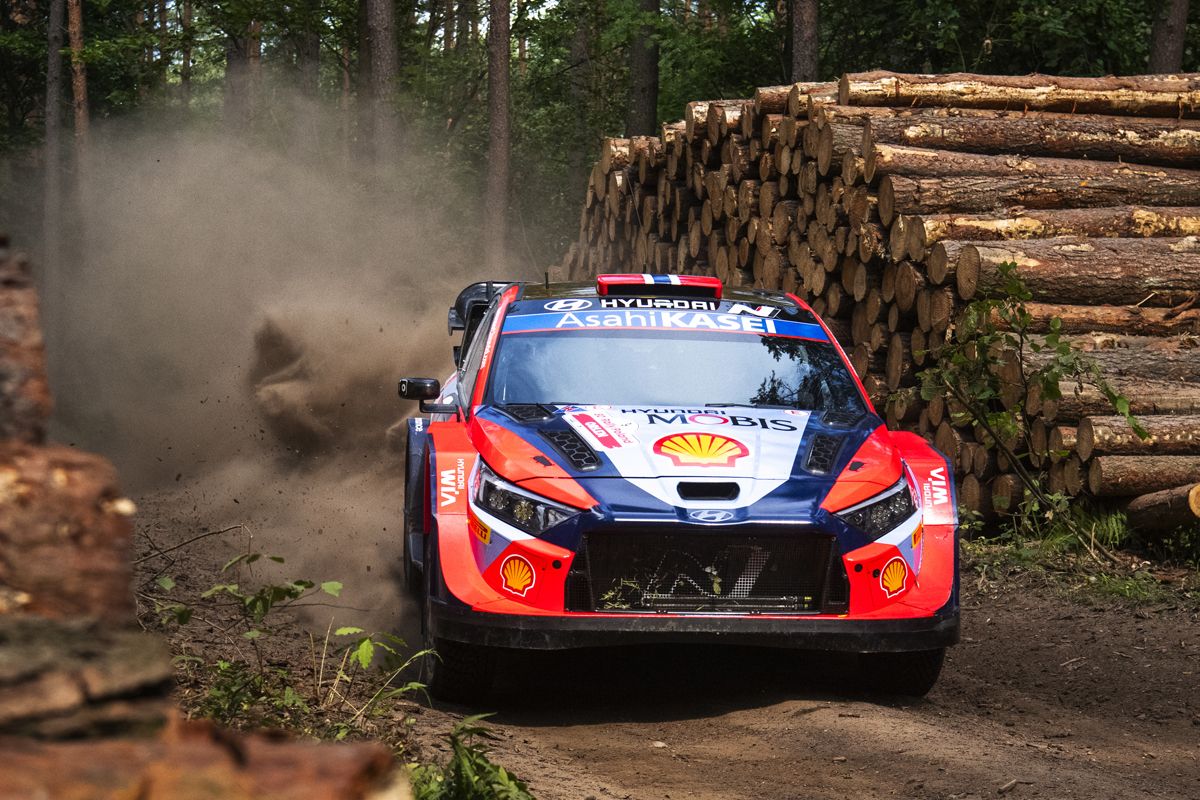 Duelo a tres entre Kalle Rovanperä, Elfyn Evans y Andreas Mikkelsen en el Rally de Polonia