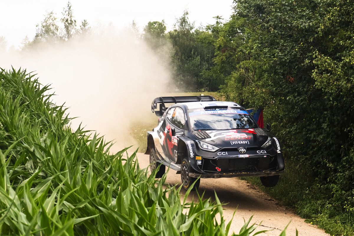 Duelo a tres entre Kalle Rovanperä, Elfyn Evans y Andreas Mikkelsen en el Rally de Polonia