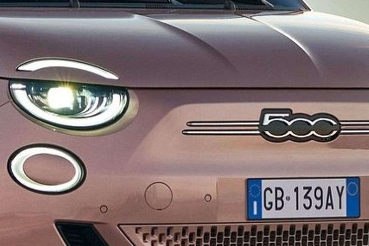 Adiós y Hola, Olivier François confirma que el nuevo FIAT 500i se estrenará en 2026 con un revolucionario motor híbrido