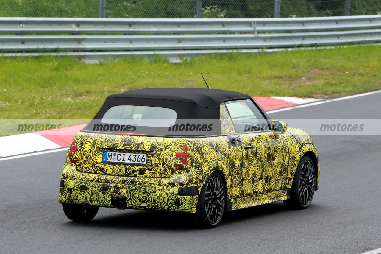 Fotos espía MINI John Cooper Works Cabrio 2025 en Nürburgring