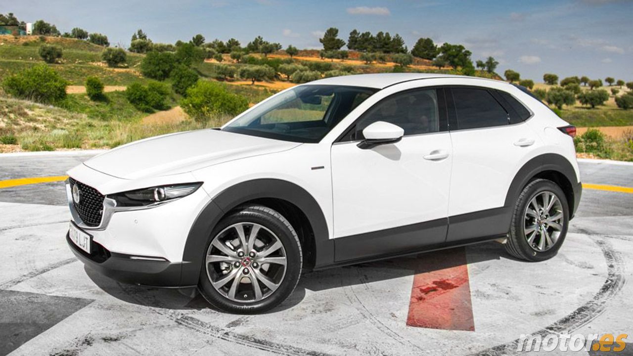 Etiqueta ECO y más de 4.500 € de descuento, así es el SUV de Mazda en oferta que pone las cosas difíciles al Volkswagen T-Roc