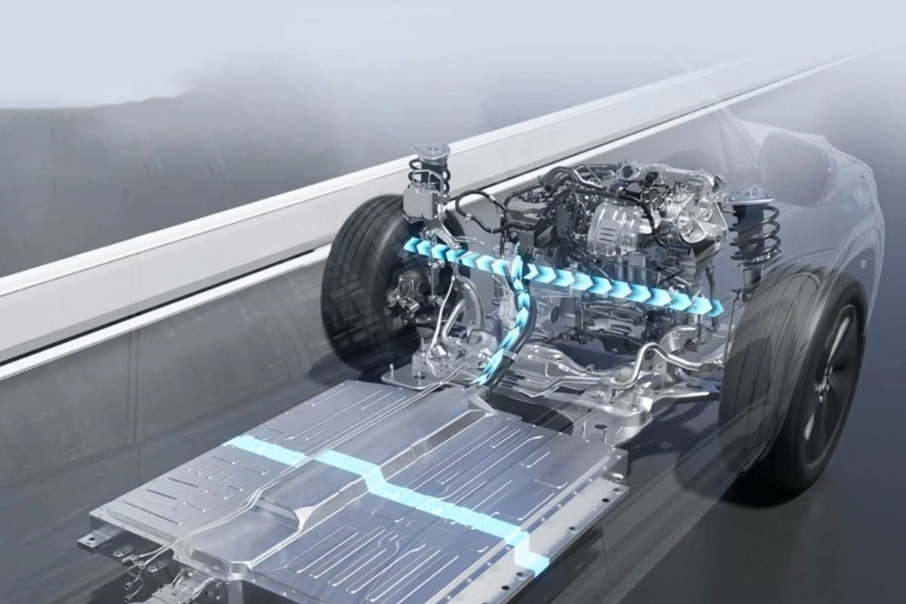 ¿Híbridos enchufables o eléctricos con extensión de autonomía? Así se dibuja el futuro de la movilidad sostenible en la industria del automóvil