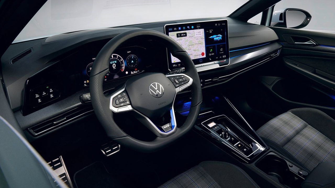 Volkswagen Golf GTE - interior