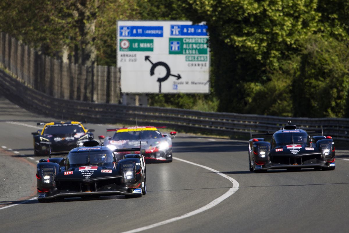 Toyota da el primer golpe y domina los primeros libres de las 24 Horas de Le Mans