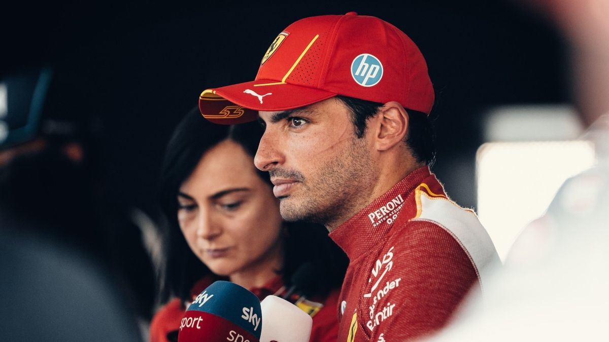 Carlos Sainz se cansa de hablar sobre su futuro: «Es estresante»