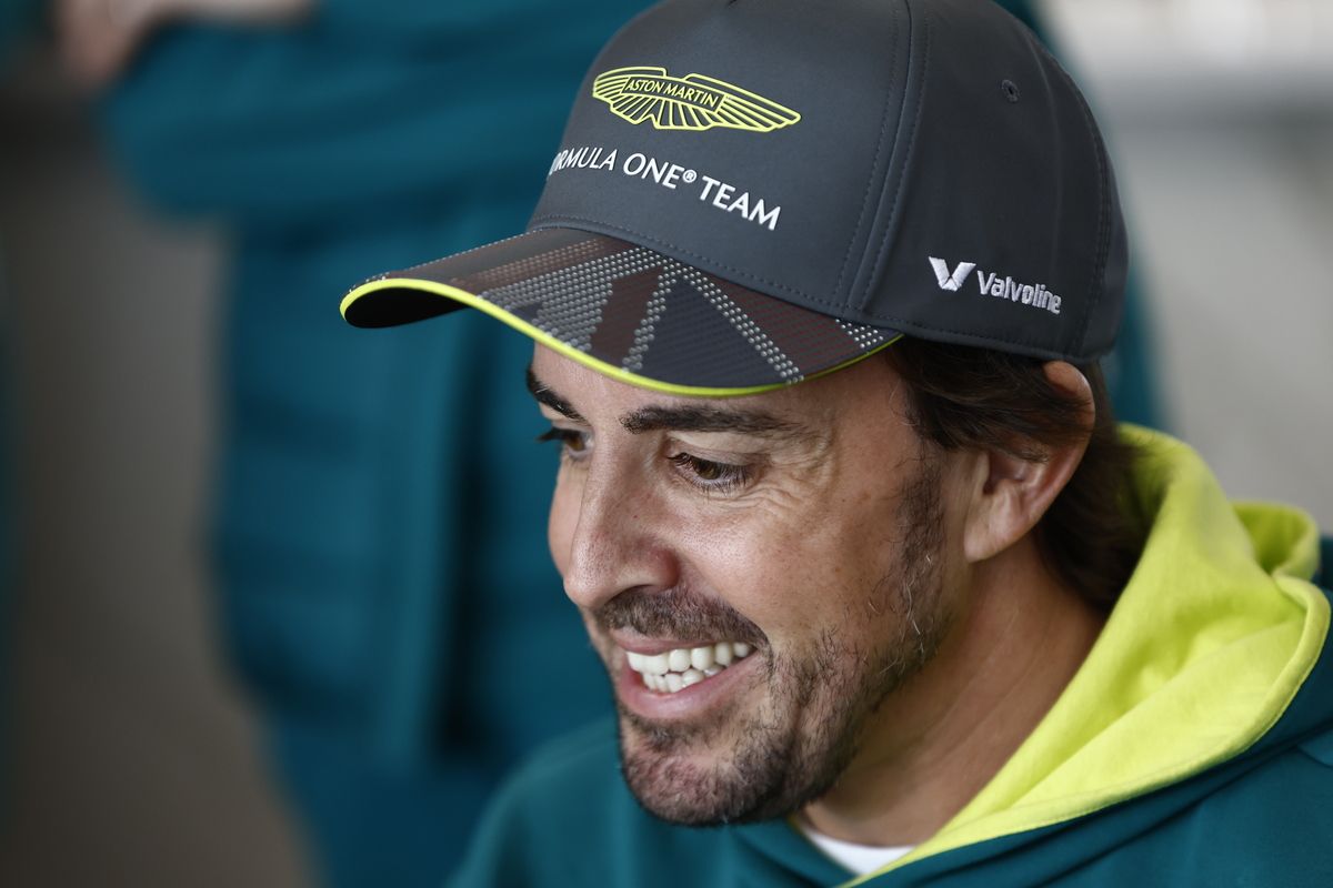 Fernando Alonso critica sus reiteradas sanciones de puntos: «Estamos mezclando errores con una conducción peligrosa»