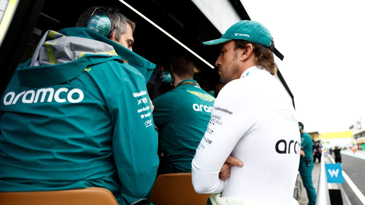 Fernando Alonso, frustrado con Aston Martin: «No hemos sido capaces y es culpa nuestra»