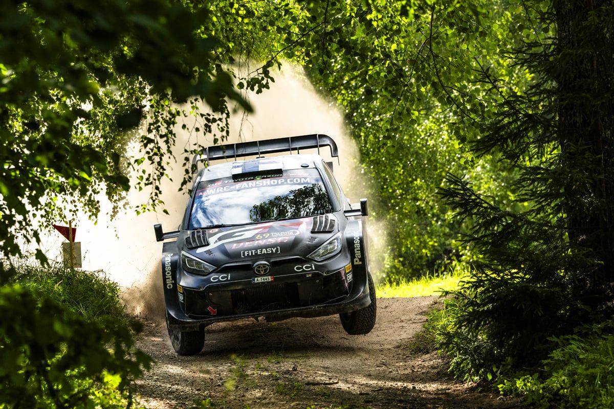 Kalle Rovanperä sigue con paso firme en el Rally de Letonia con Sébastien Ogier como escudero