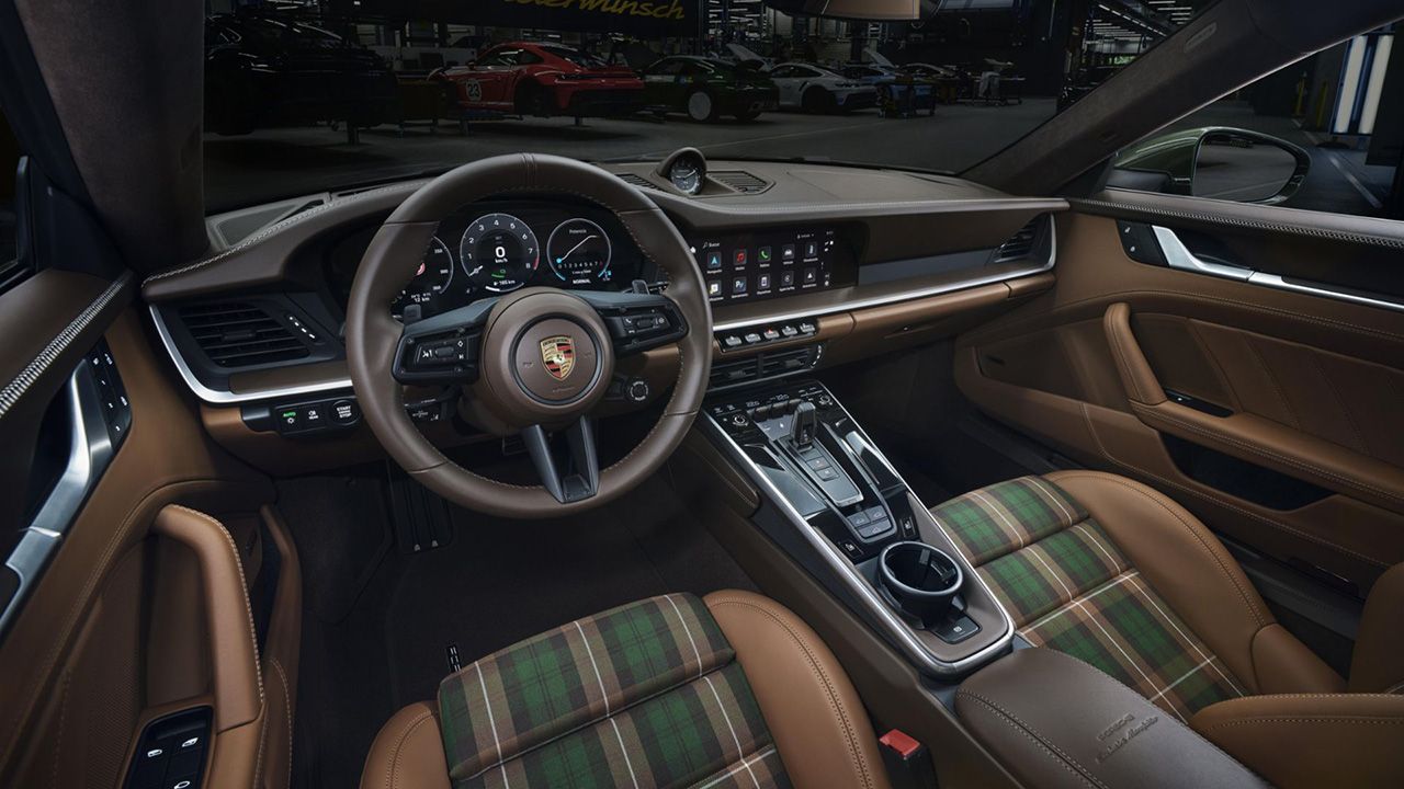 Porsche 911 Cuarenta Edition - interior