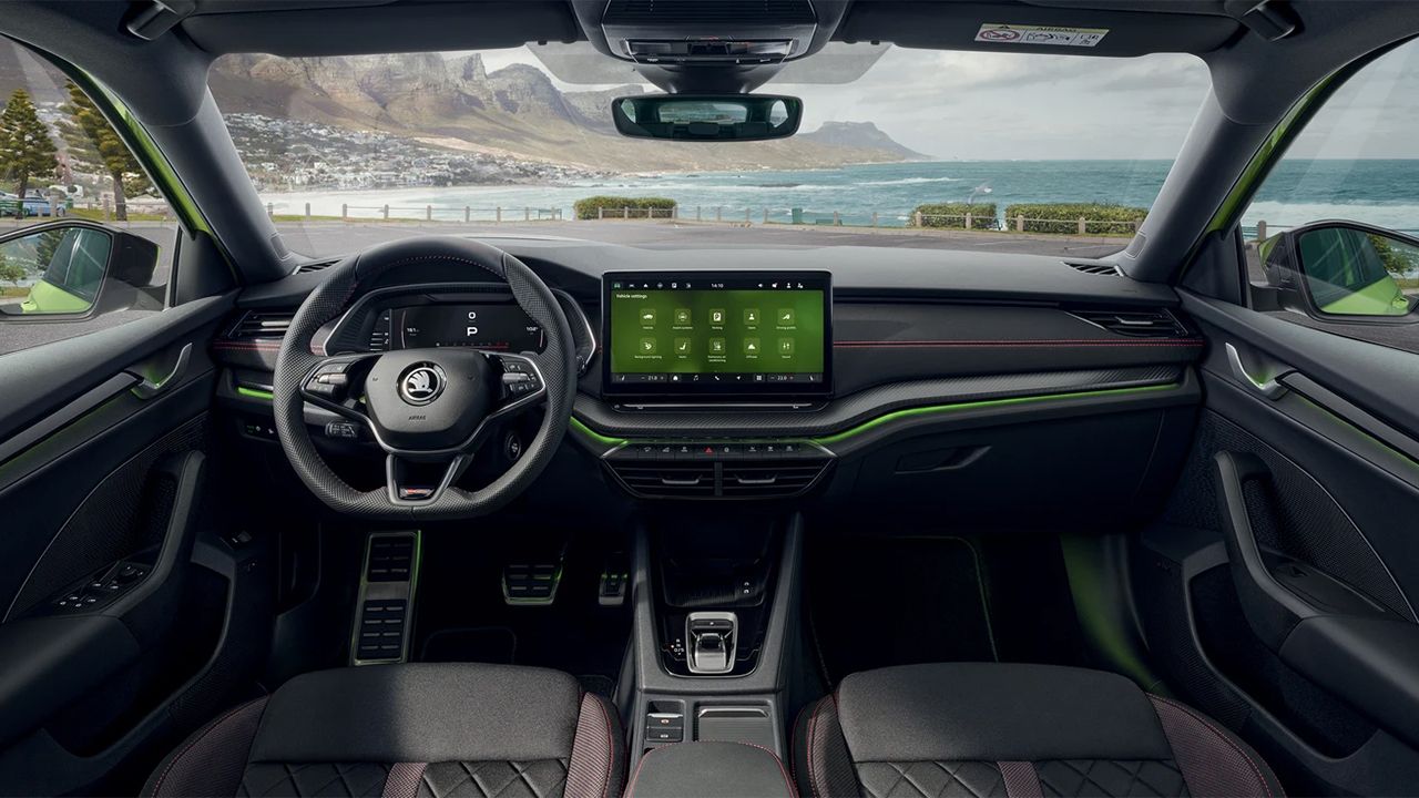 Skoda Octavia RS 2025 - interior