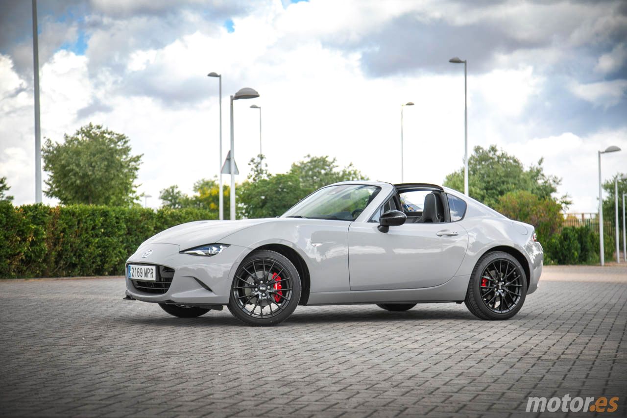 Prueba Mazda MX-5 RF 2024, con nuevas e interesantes mejoras