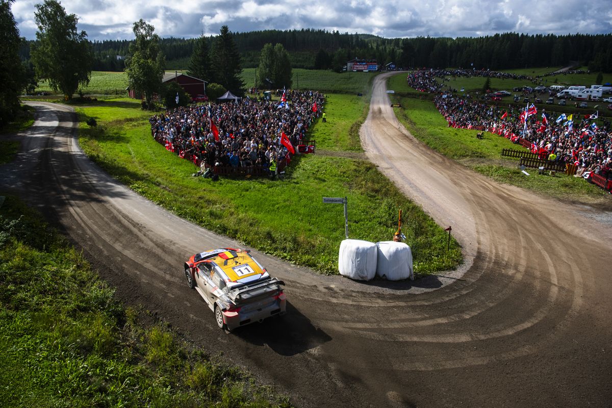 Kalle Rovanperä se gusta en casa, Thierry Neuville saca réditos en el sábado del Rally de Finlandia