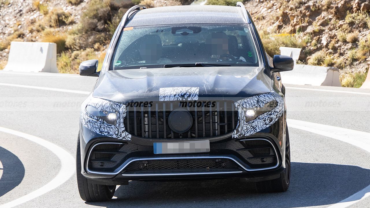 Mercedes-AMG GLS 63 4MATIC+ 2026 - foto espía frontal