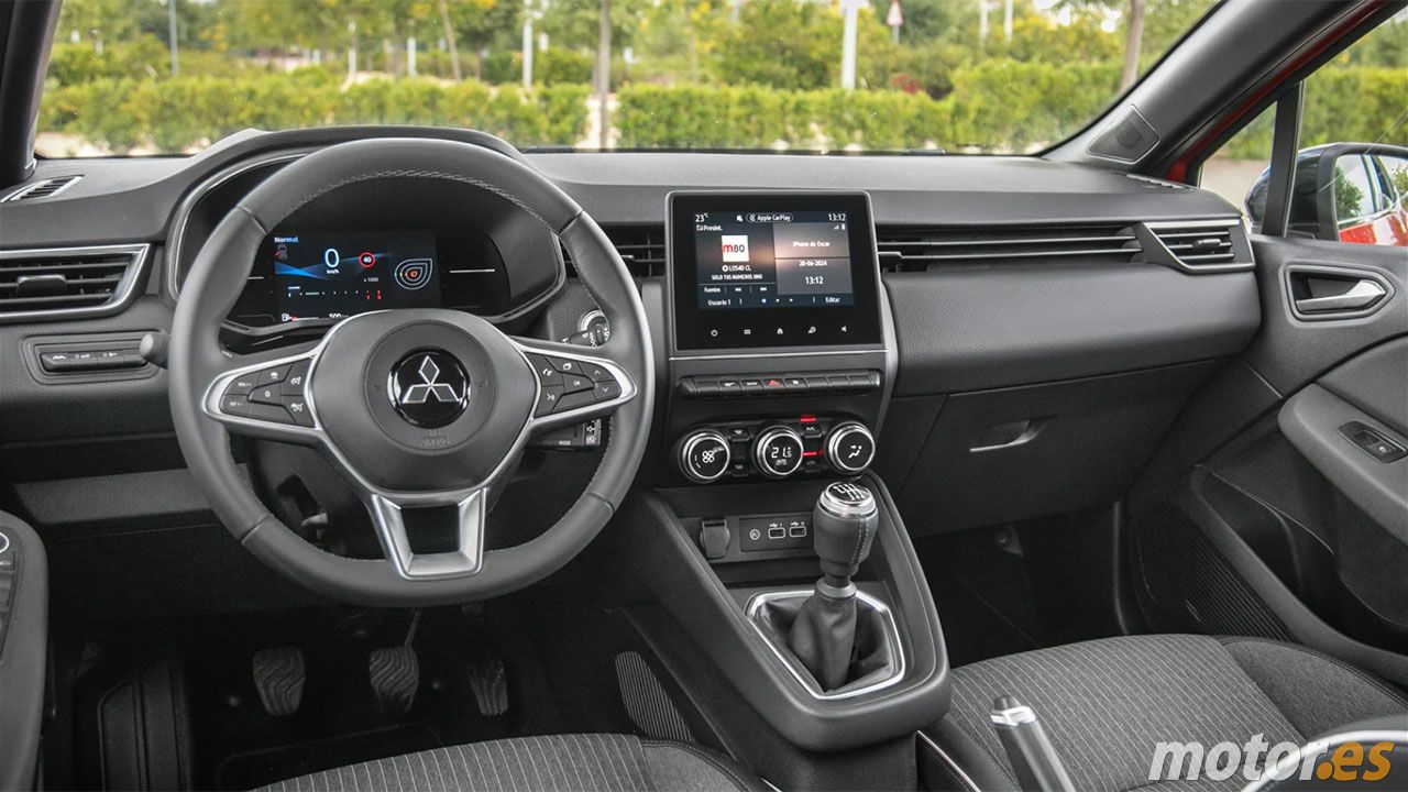 Mitsubishi Colt - interior