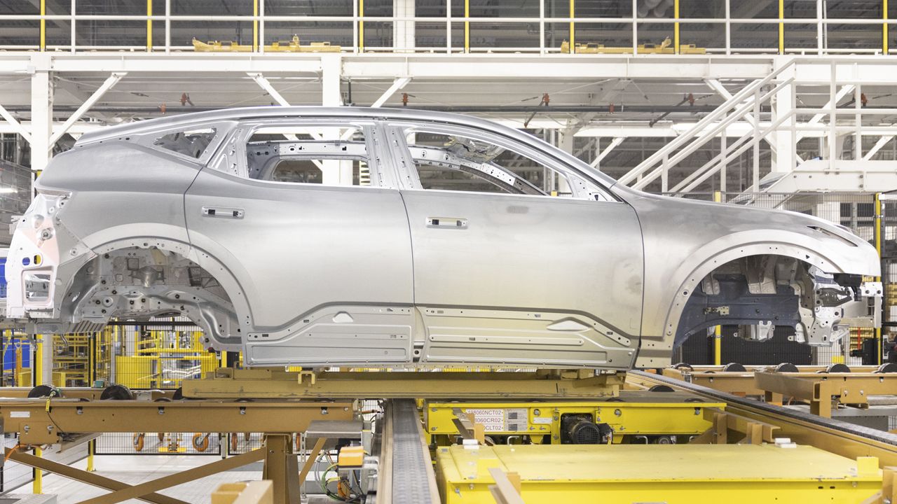 La producción del nuevo Polestar 3 se extiende a USA, la medida ﻿«in extremis» para salvar al sueco de un desastre