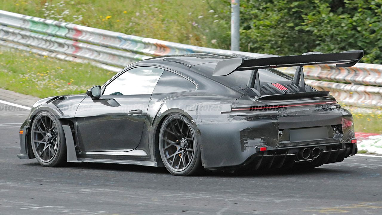 Porsche 911 GT3 RS 2025 - foto espía posterior