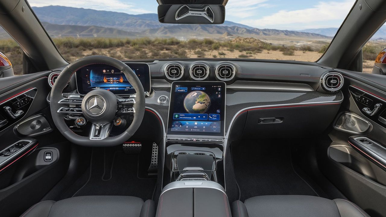 Mercedes-AMG CLE 53 4MATIC+ Cabrio - interior