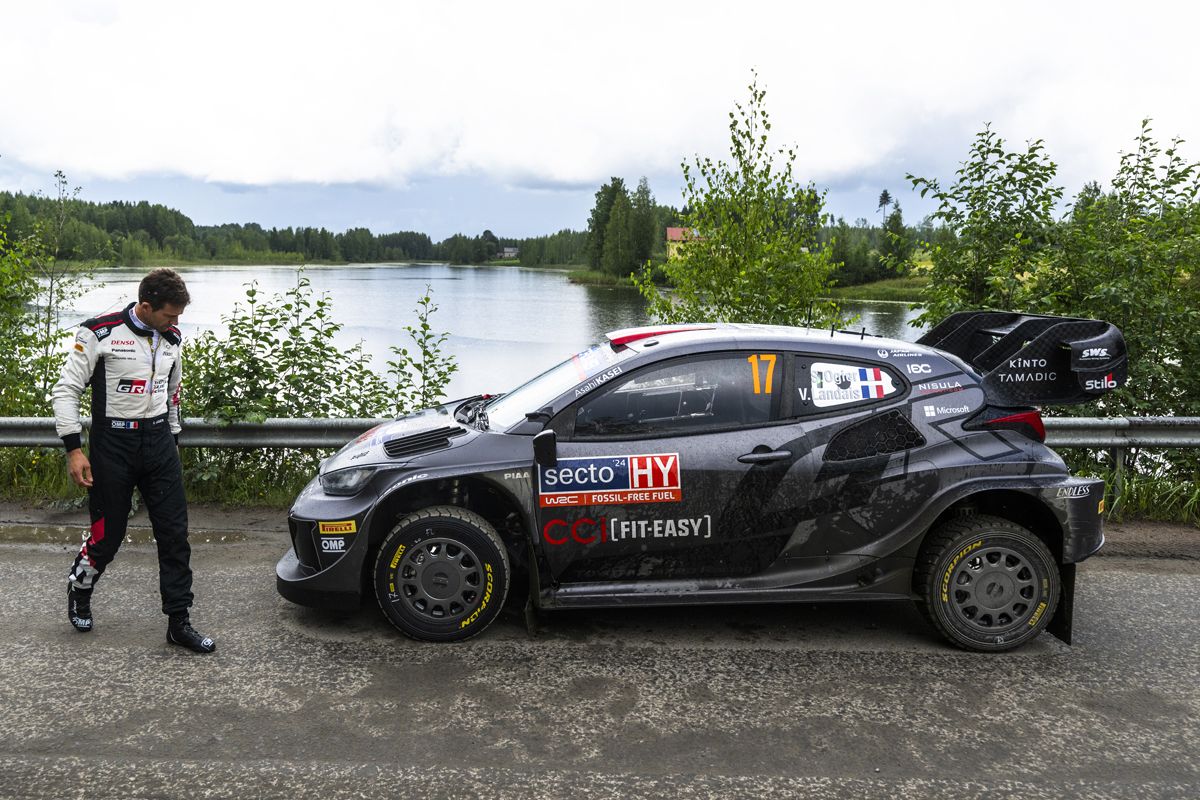 Sébastien Ogier se queda la victoria en el Rally de Finlandia tras el accidente de Kalle Rovanperä