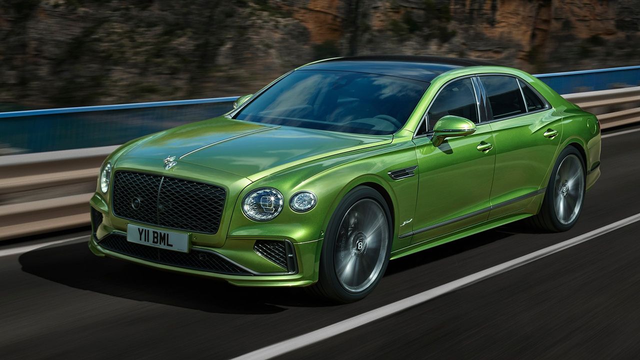 Bentley desvela el nuevo Flying Spur 2025, su coche de 4 puertas más potente jamás creado que te hará olvidar el motor W12