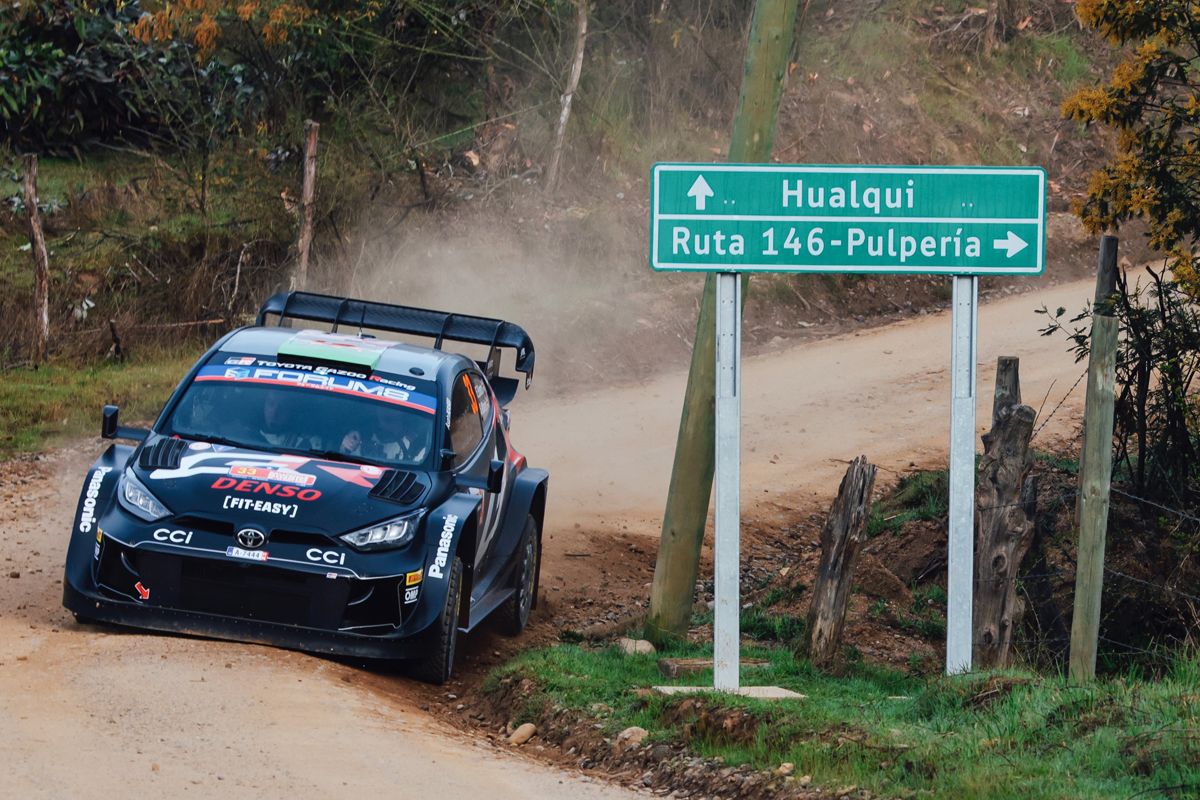 Elfyn Evans lidera el Rally de Chile ante la presión de Ott Tänak tras el primer día de competición