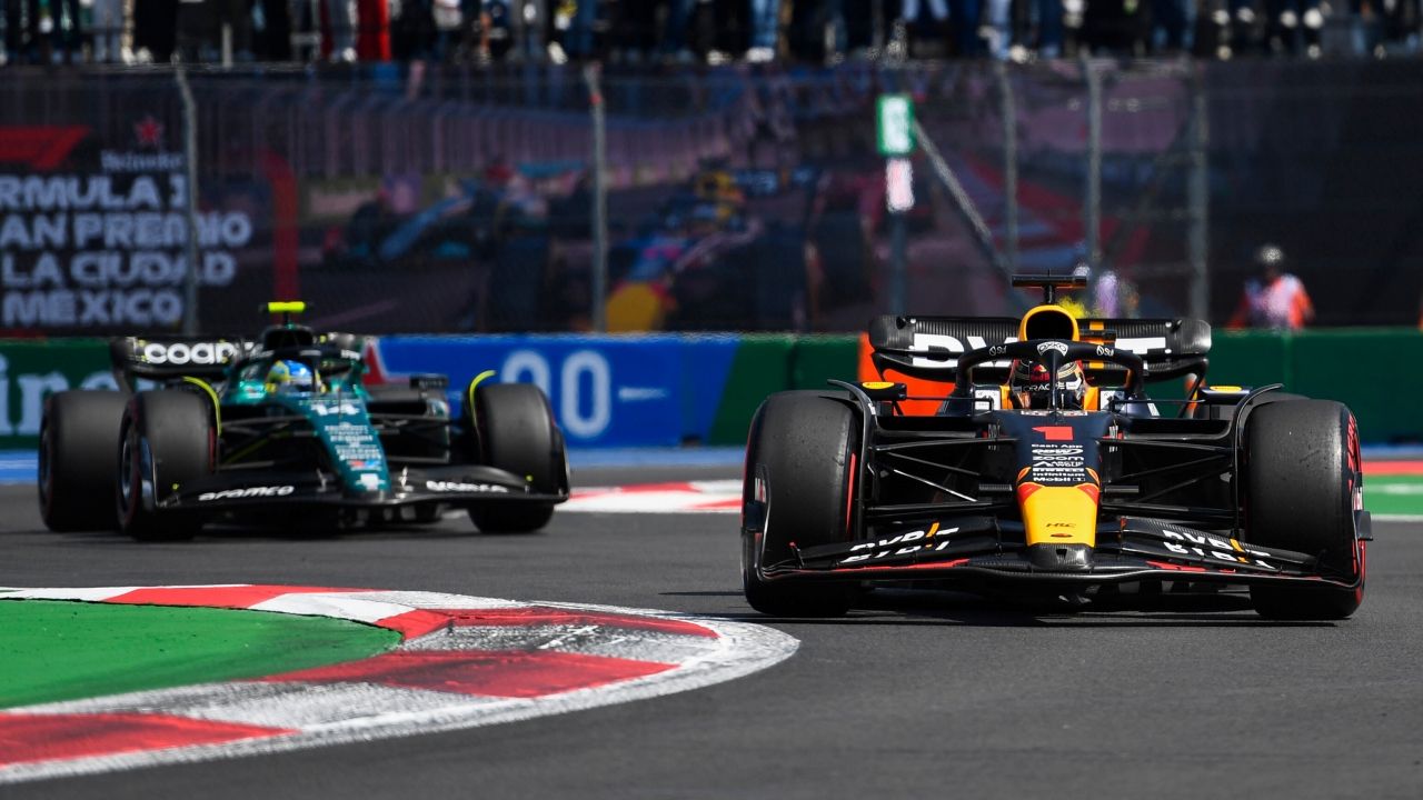 Helmut Marko hace una predicción sobre Max Verstappen y Aston Martin que va a doler mucho en Mercedes