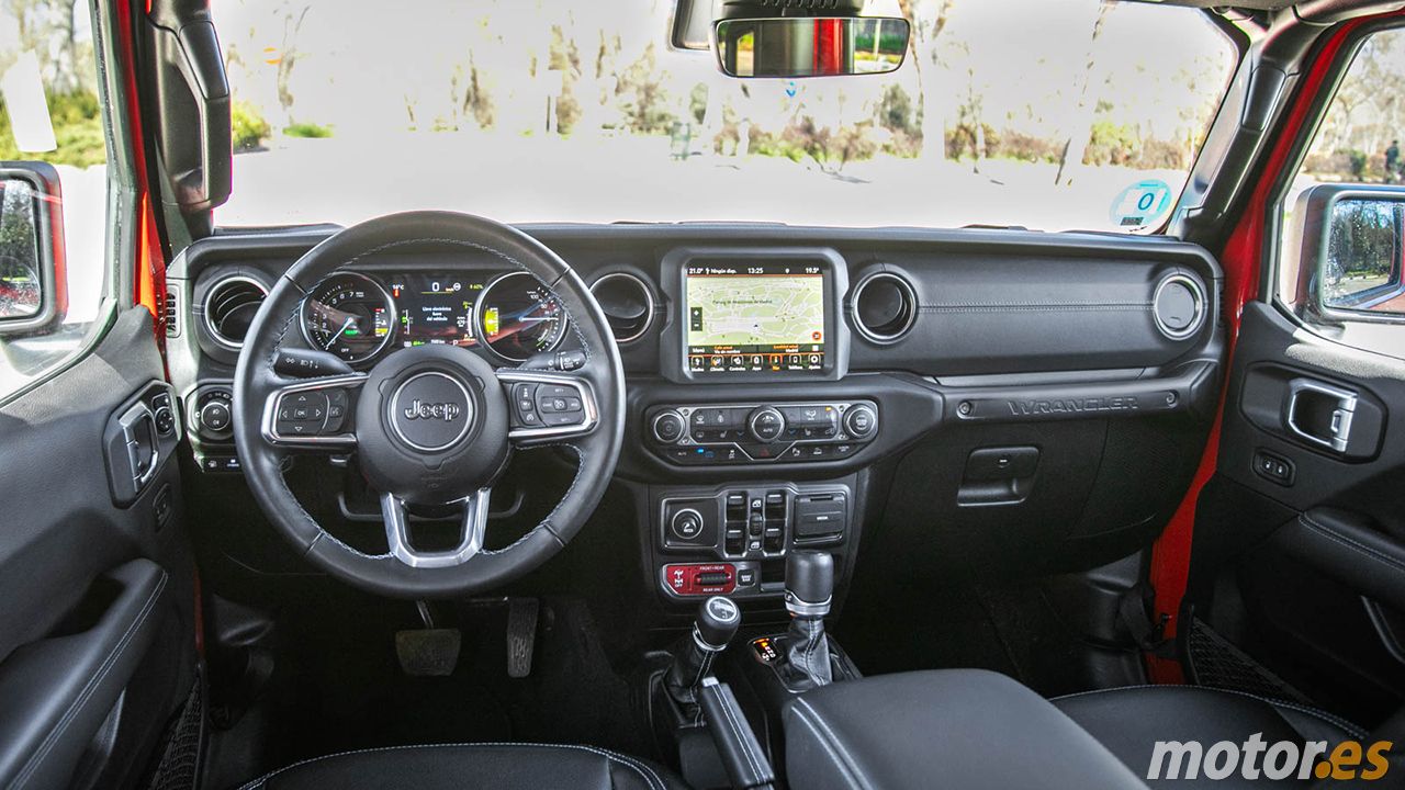 Jeep Wrangler 4xe Rubicon - interior