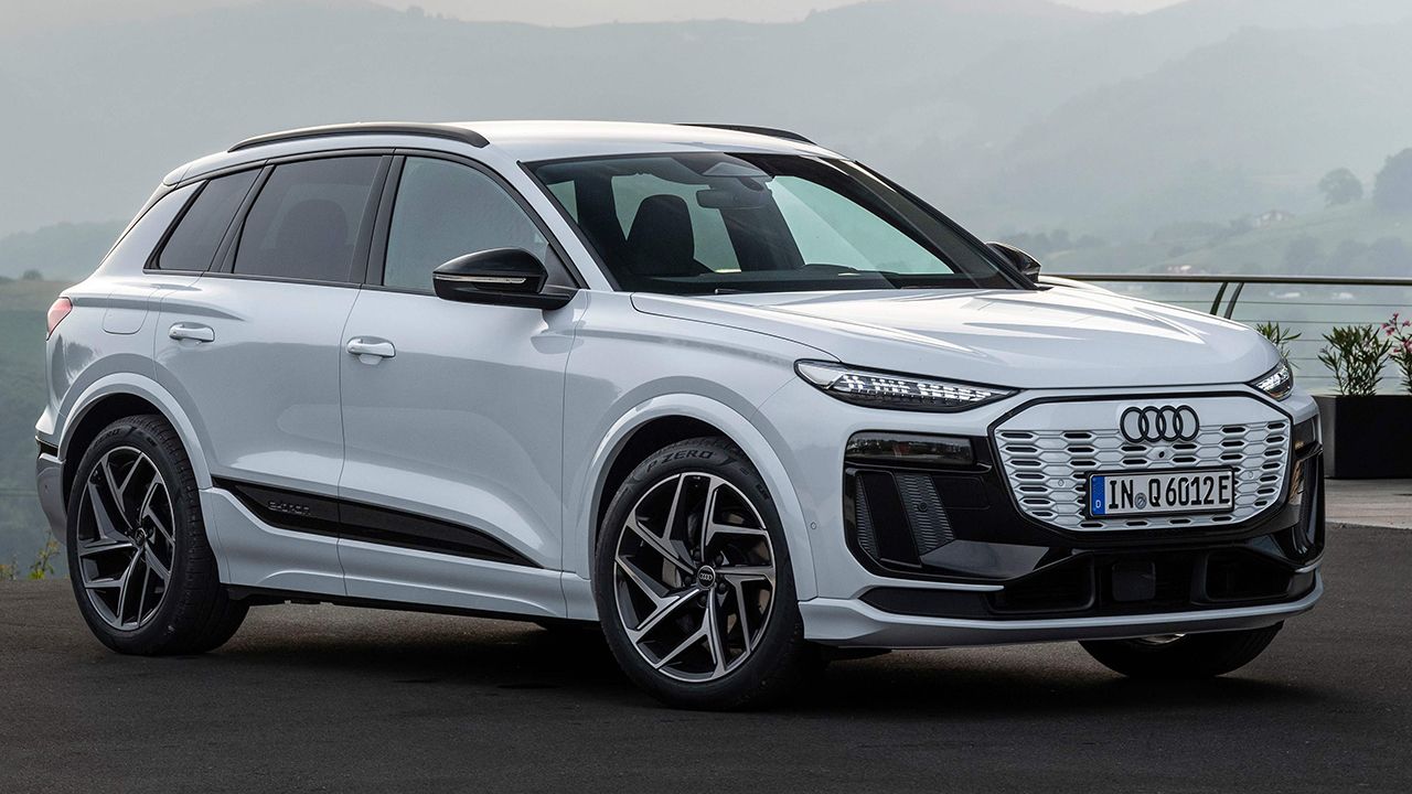 El Audi Q6 e-tron es ahora más asequible, la versión de acceso con más de 250 CV ya tiene precios en España