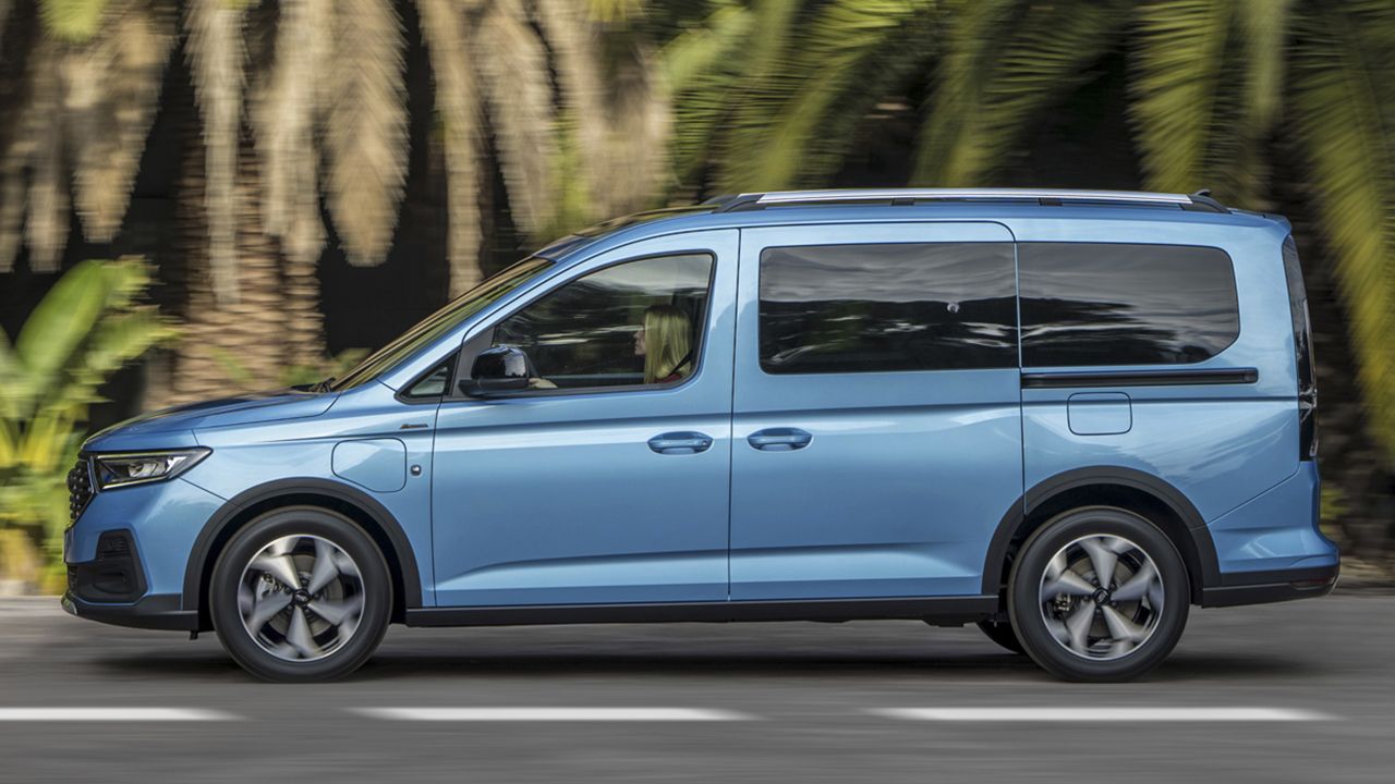 Ford Tourneo Connect PHEV - lateral