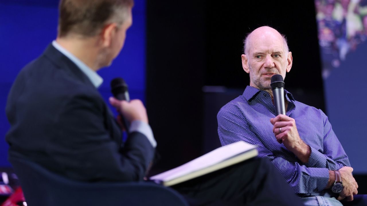 La presentación de Adrian Newey ya tiene fecha y Lawrence Stroll no oculta su emoción: «Llevo años hablando con él»