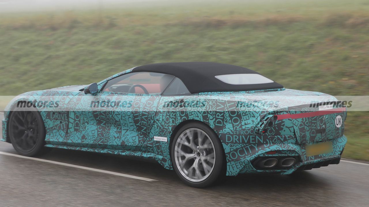 Fotos espía Aston Martin Vanquish Volante 2026