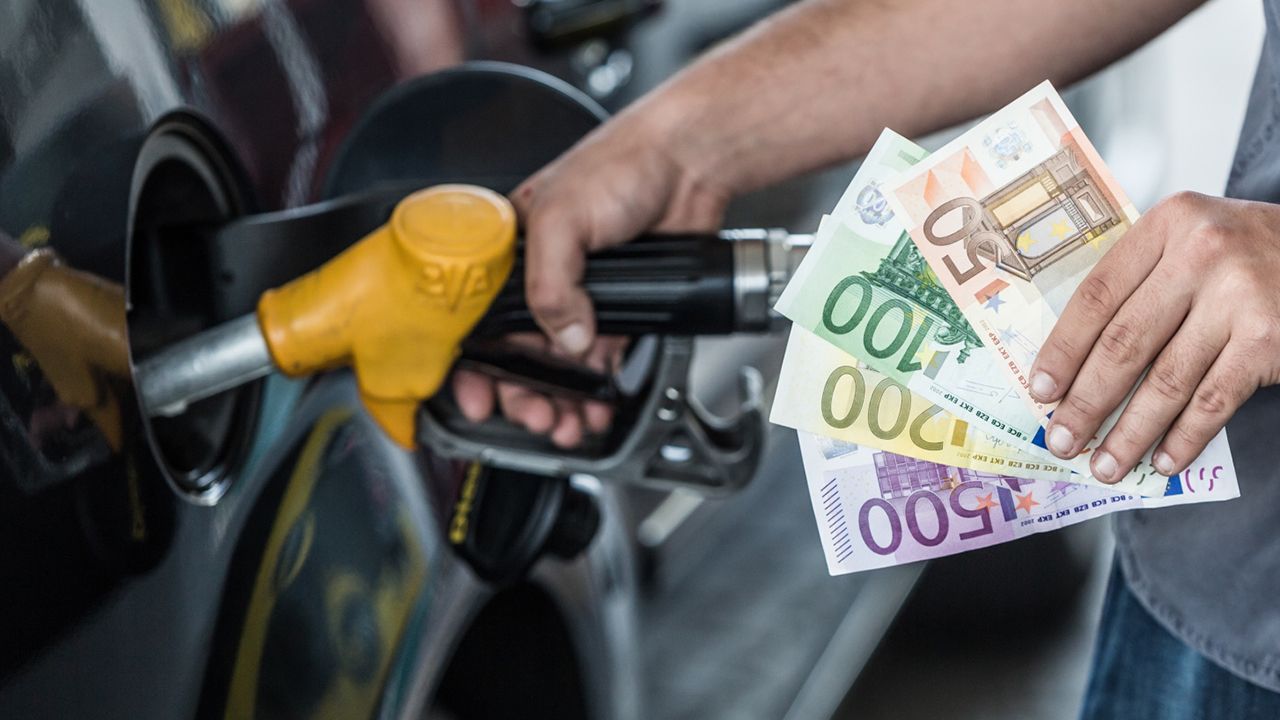 El Gobierno de España subirá el diésel casi 10 céntimos el litro para equipararlo a la gasolina