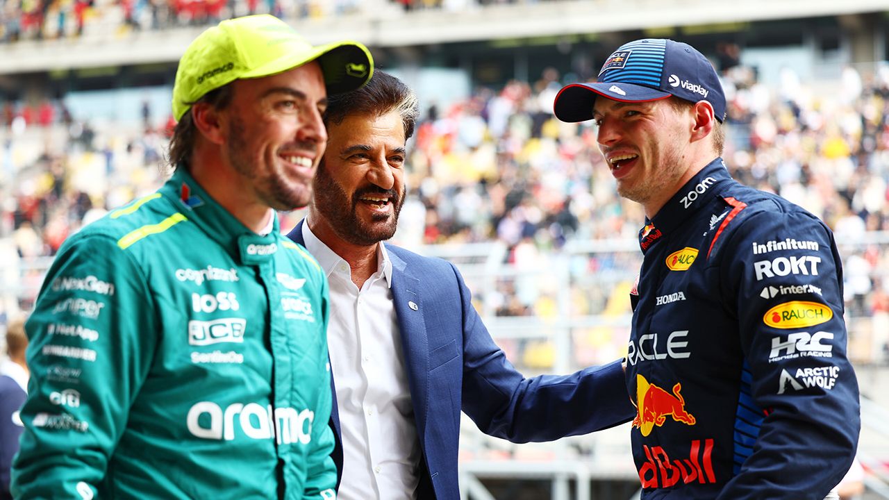 Fernando Alonso deja solo a Max Verstappen en su cruzada contra el buenismo de la FIA