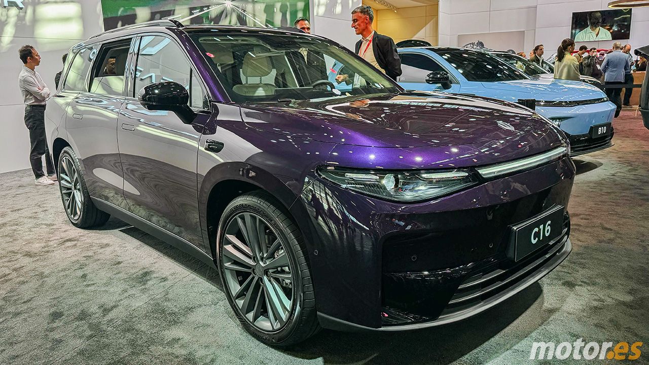 El nuevo SUV eléctrico Leapmotor C16 debuta en Europa, una alternativa al BYD Tang con hasta 6 plazas