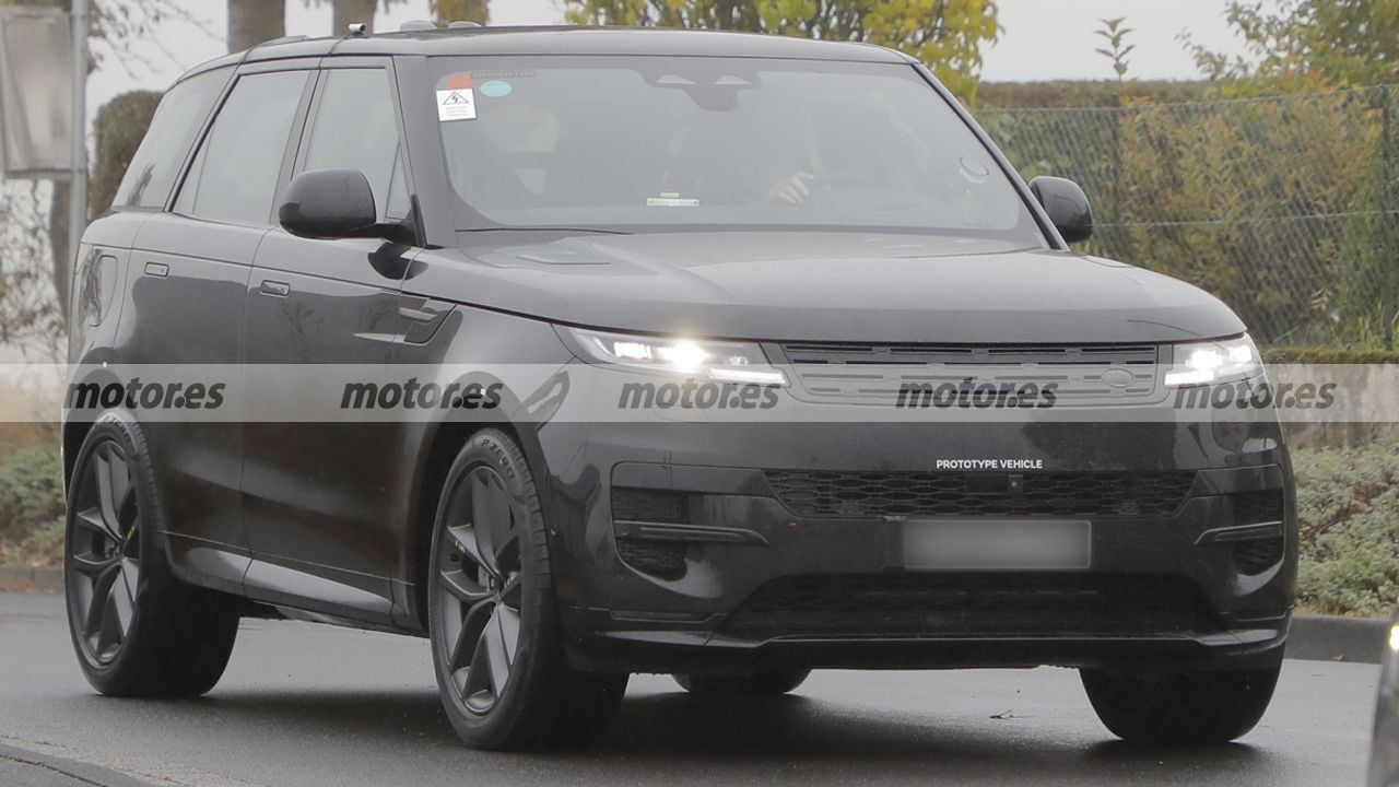 El Range Rover Sport Electric 2025 reaparece cerca de Nürburgring y con un detalle que confirma su inclinación más deportiva