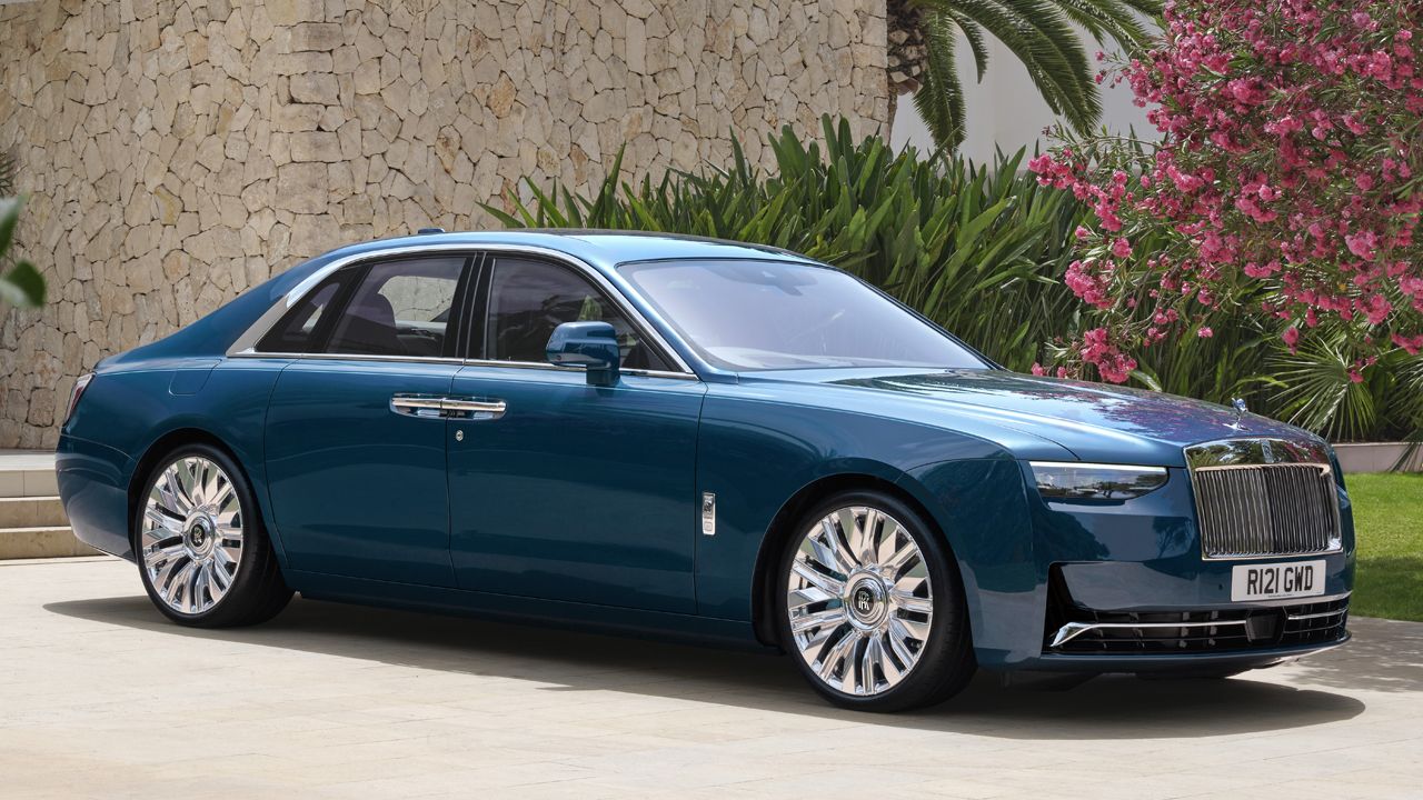 El Rolls-Royce Ghost Series II revela su imponente rediseño, una muestra de opulencia y tecnología