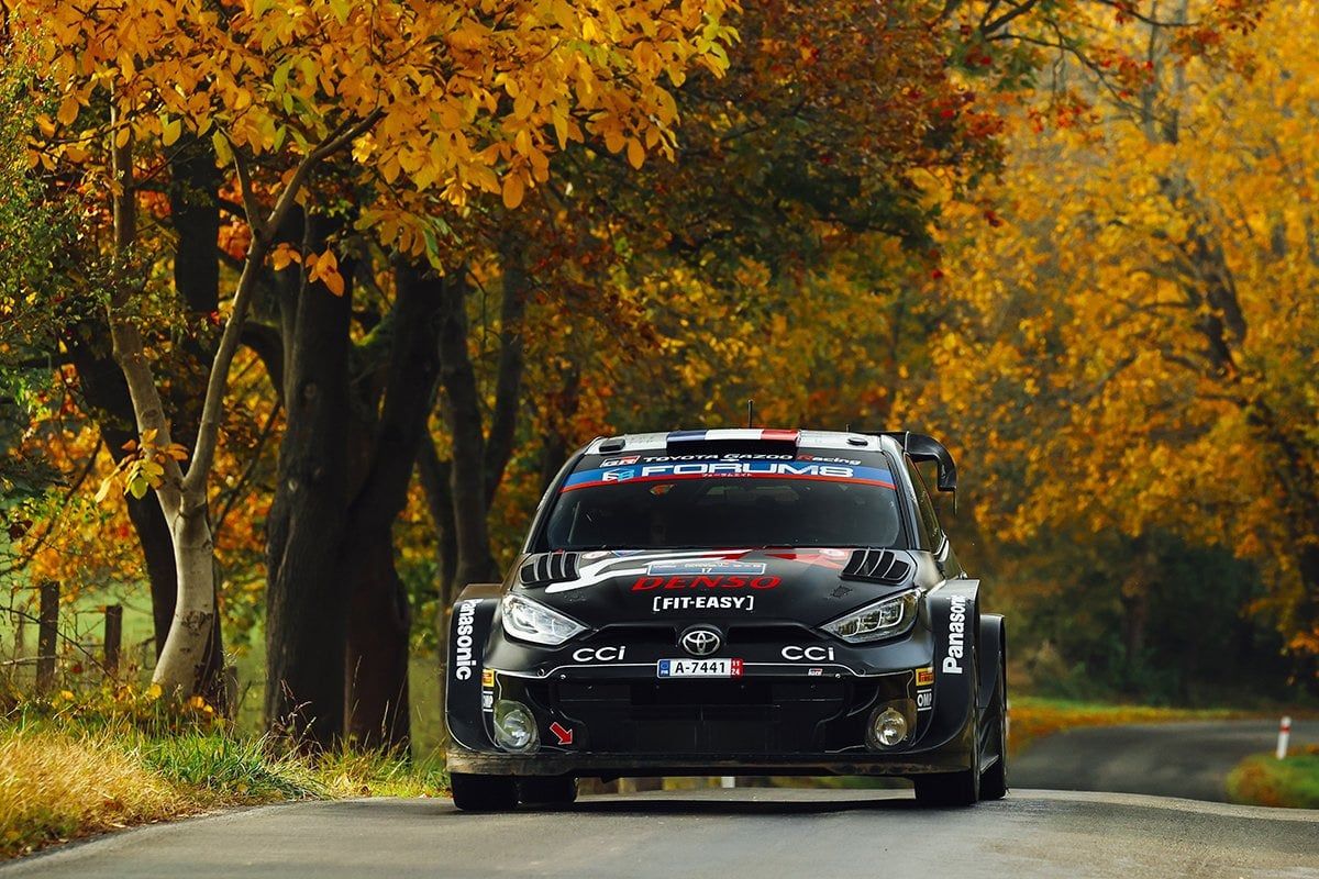 Thierry Neuville, Sébastien Ogier y Ott Tänak nos regalan un bonito duelo en el Rally de Europa Central