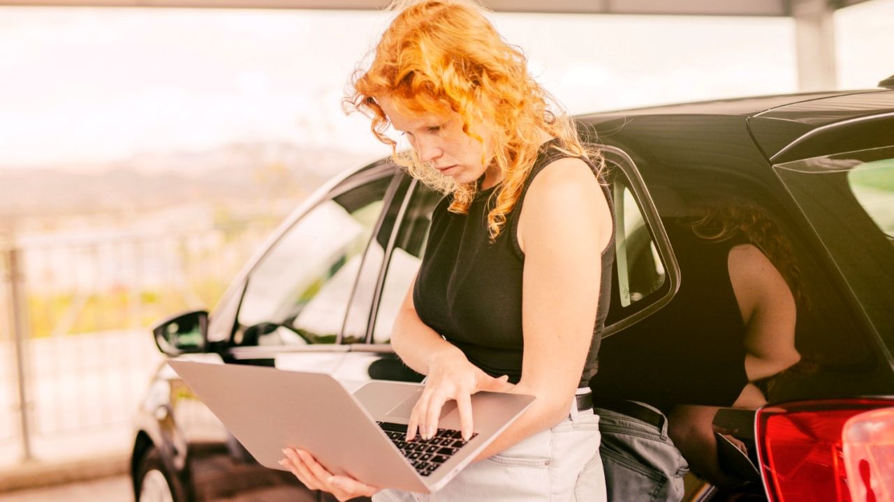 ¿Estás pensando en vender o comprar un coche de segunda mano? Necesitas saber estos datos para no tener un disgusto